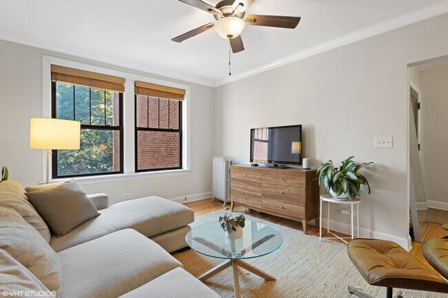 Foto del edificio - 5952 N Lakewood Ave
