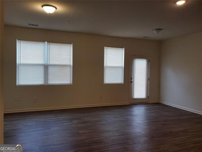 Building Photo - 1599 LARKSPUR Trl