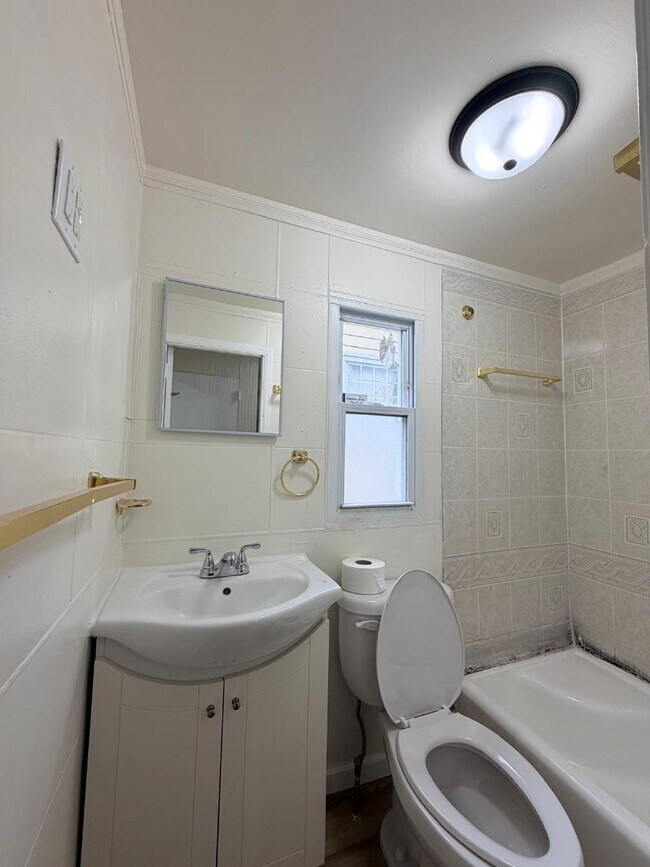Foto del edificio - 2429 N 53rd St