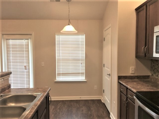 Foto del edificio - 298 Willow Point Cir