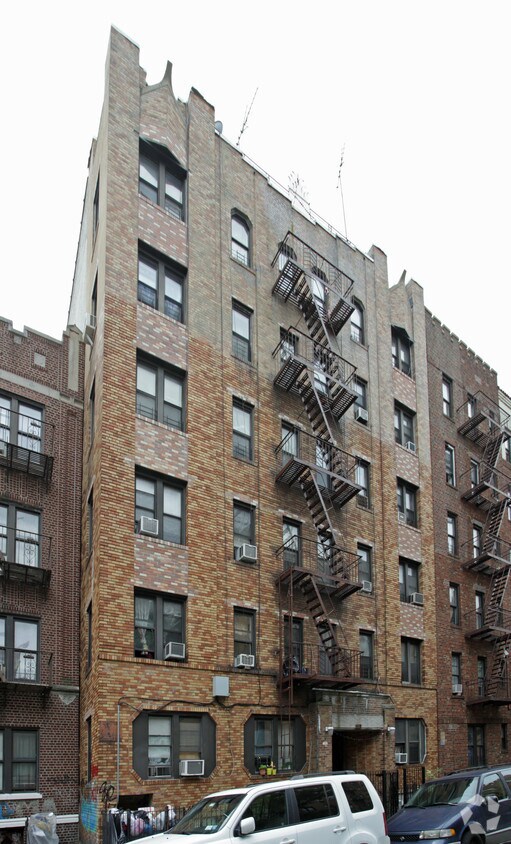 Building Photo - 552 Parkside Ave
