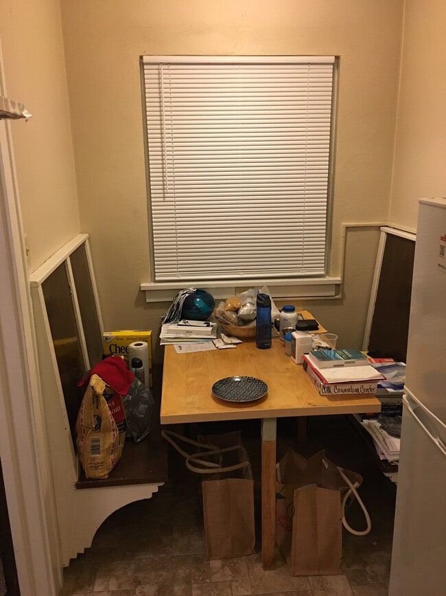 Building Photo - 741 Melrose Ave