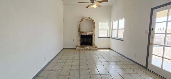 Foto del edificio - 3 bedroom, 2 bath home in West El Paso!