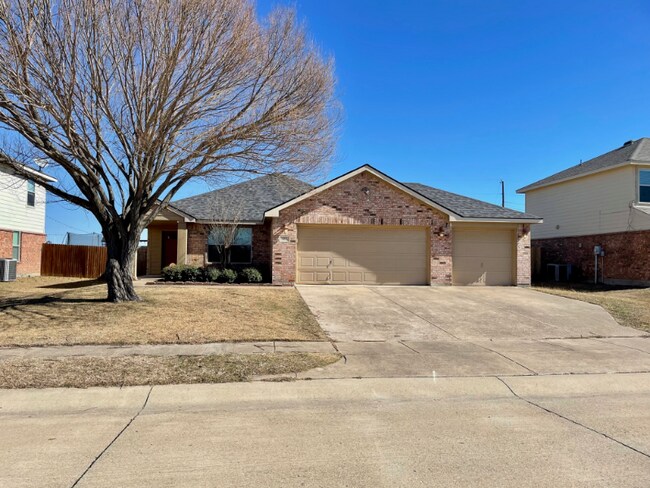 Building Photo - 102 Branding Iron Dr