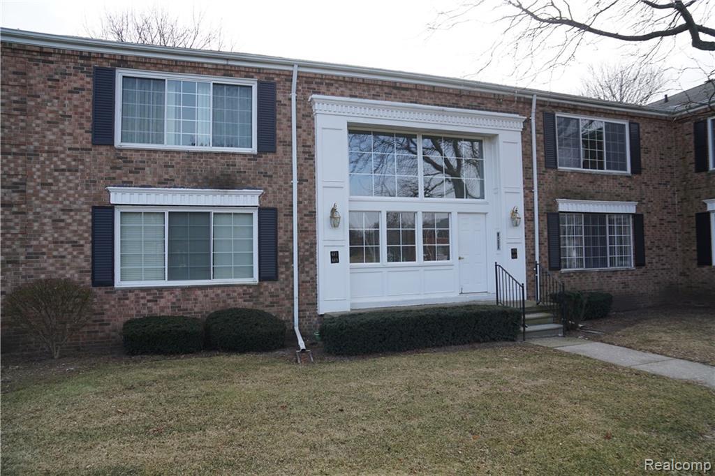 585 E Fox Hills Dr, Bloomfield Hills, MI 48304 Condo for Rent in