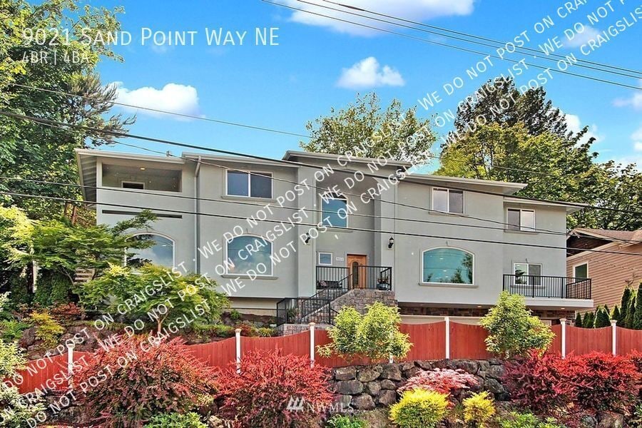 Primary Photo - Sand Point 4bed 3.5 bath Home - 2 weeks re...