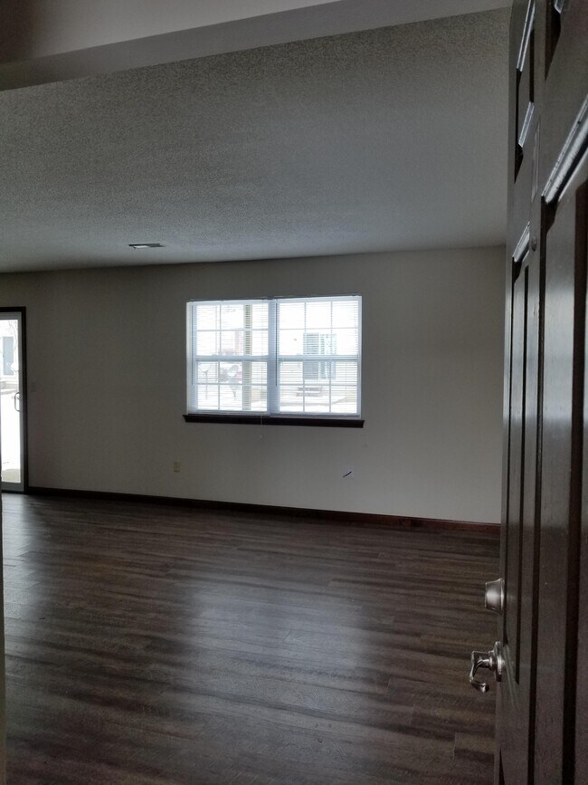 Foto del edificio - 9 Cherry Tree Ln