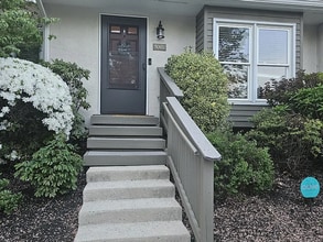 Building Photo - 5002 Shannon Ct