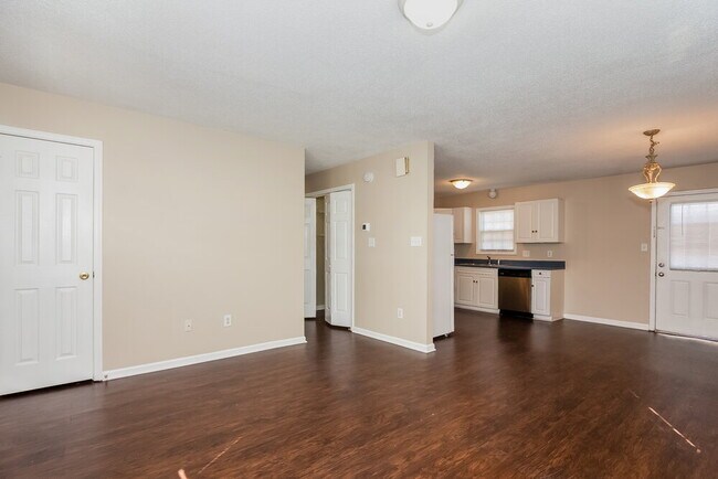 Foto del edificio - 103 Doree Ln