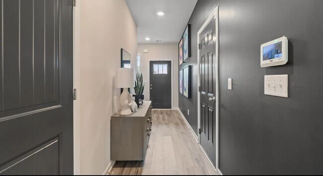 Foto del edificio - 472 Payne Dr