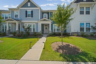 Building Photo - 10037 Mamillion Dr