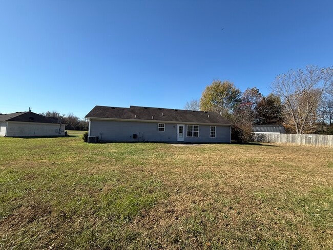 Foto del edificio - 406 Silver Lakes Ct