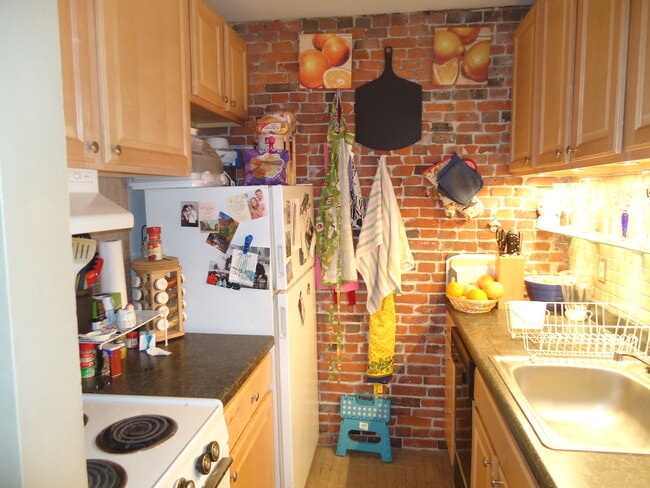 Building Photo - 601 Tremont St