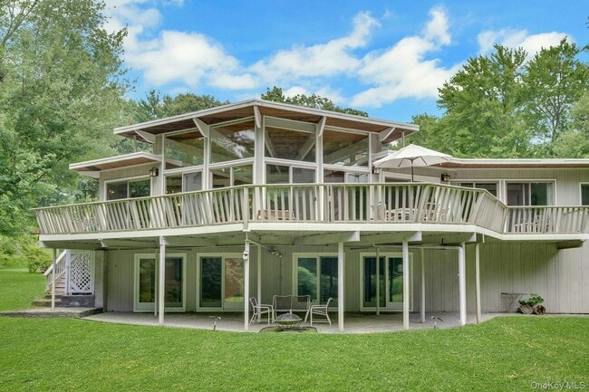 Building Photo - 107 Holly Pl