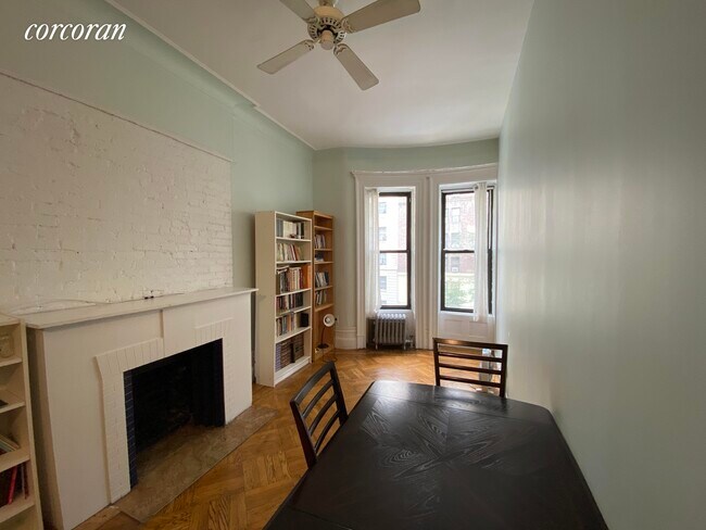 Building Photo - 42 W 96th St