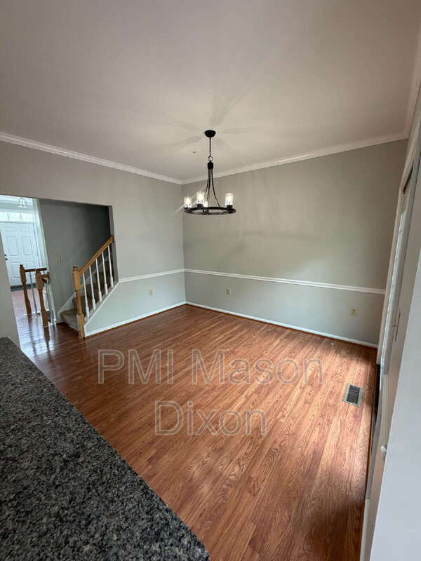Foto del edificio - 2404 Sandwich Ct