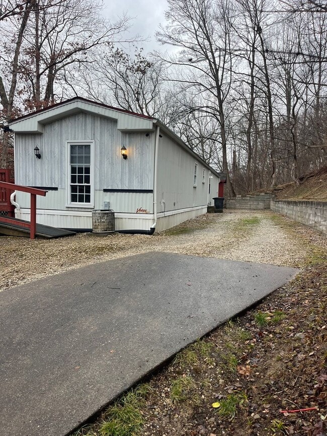 Foto del edificio - Secluded Open Floor Plan Mobile Home