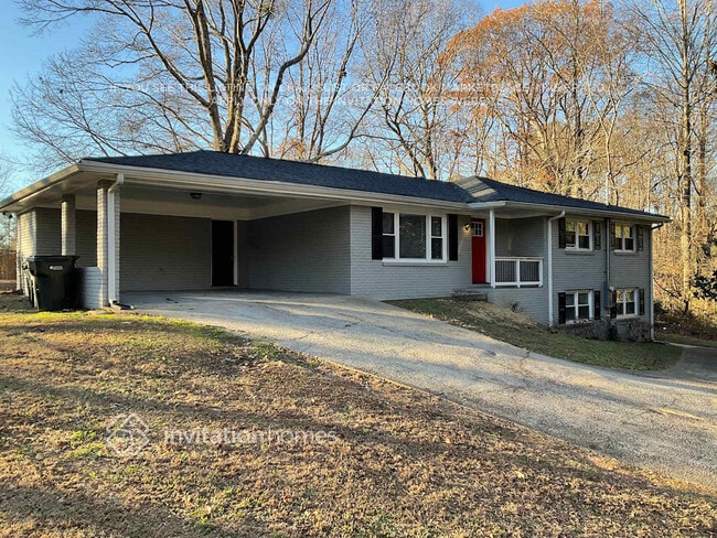 Building Photo - 3558 Pine Needle Dr SW