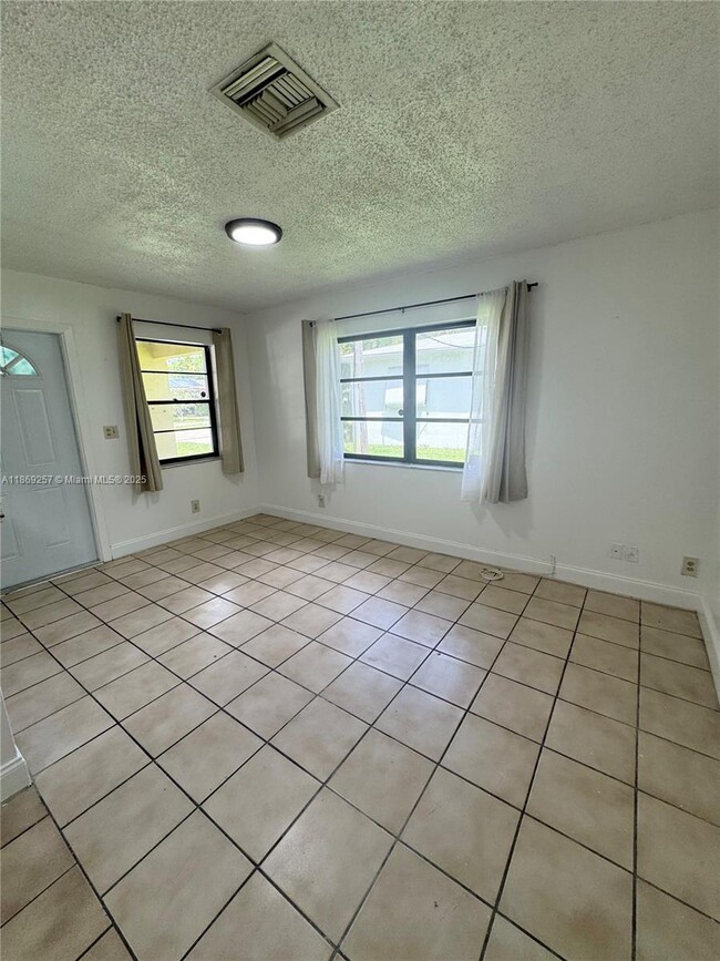Foto del edificio - 1637 Johnson St