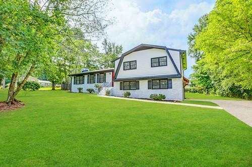 Building Photo - 4085 Valley Wood Dr NW