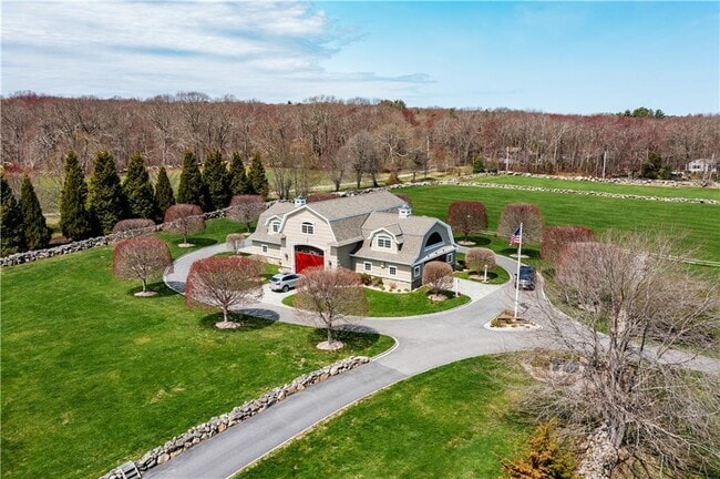 Building Photo - 20 Gerald's Farm Dr