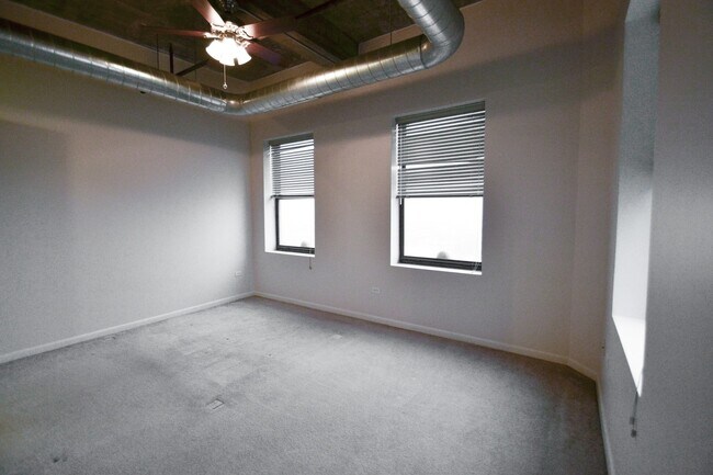 Building Photo - 1550 S Blue Island Ave