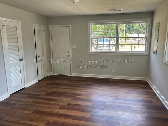Foto del edificio - 1342 Drewery Ave
