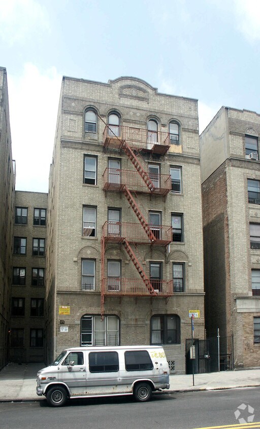 Foto principal - 1279 Morris Ave
