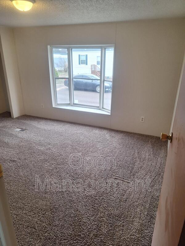 Building Photo - 301 Mantle Ave