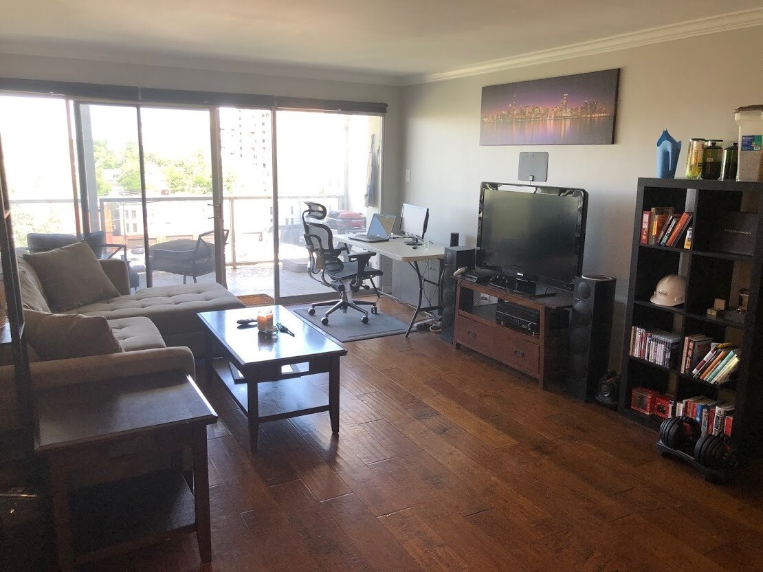 Foto principal - 888 Logan St