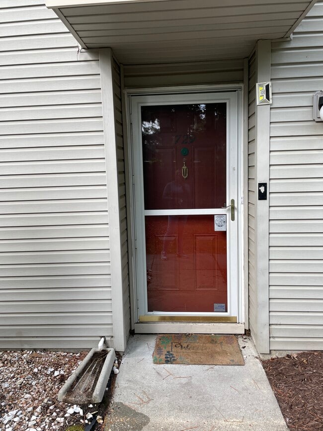 Building Photo - 729 Daylight Ct