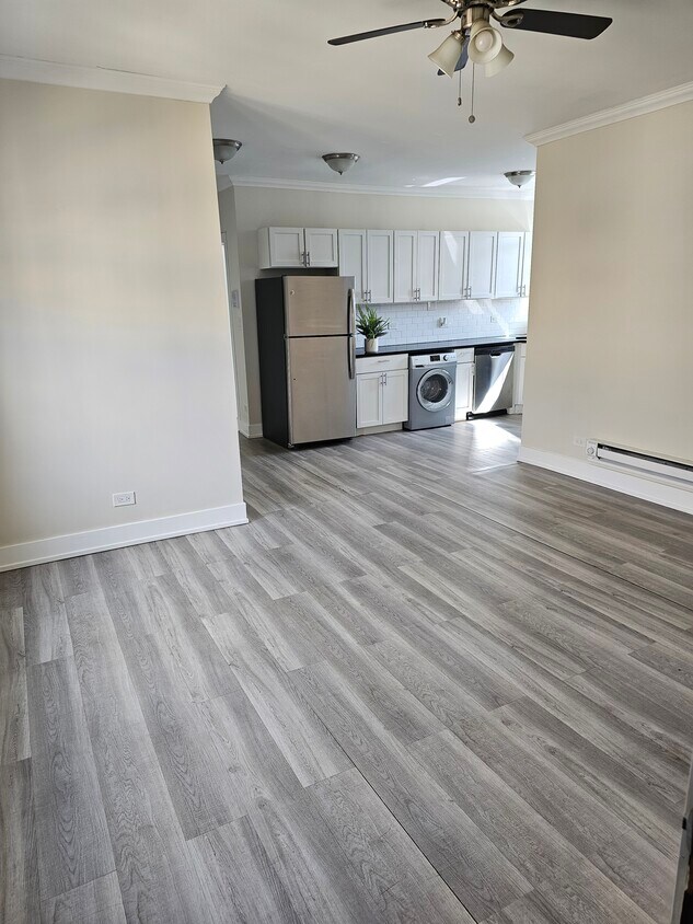 Foto principal - 3824 N Greenview Ave