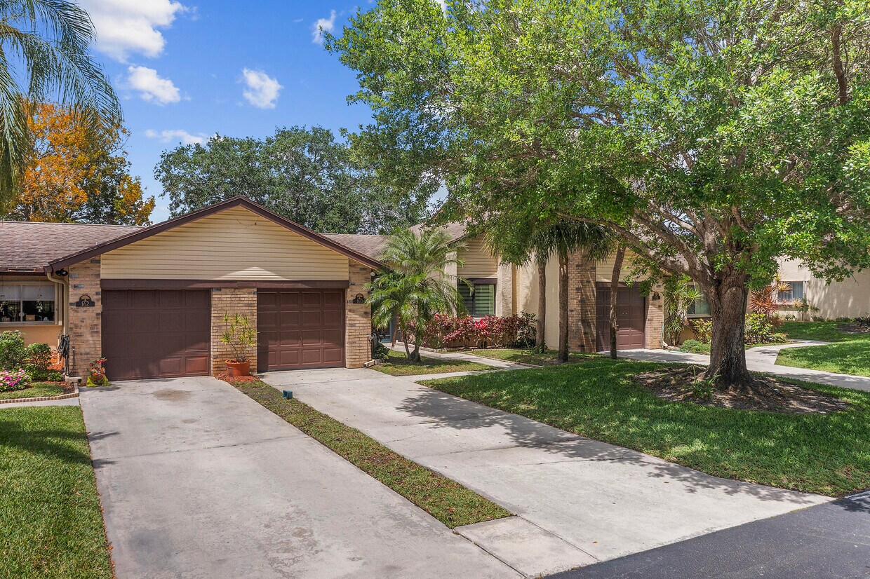 Foto principal - 160 Ramblewood Cir