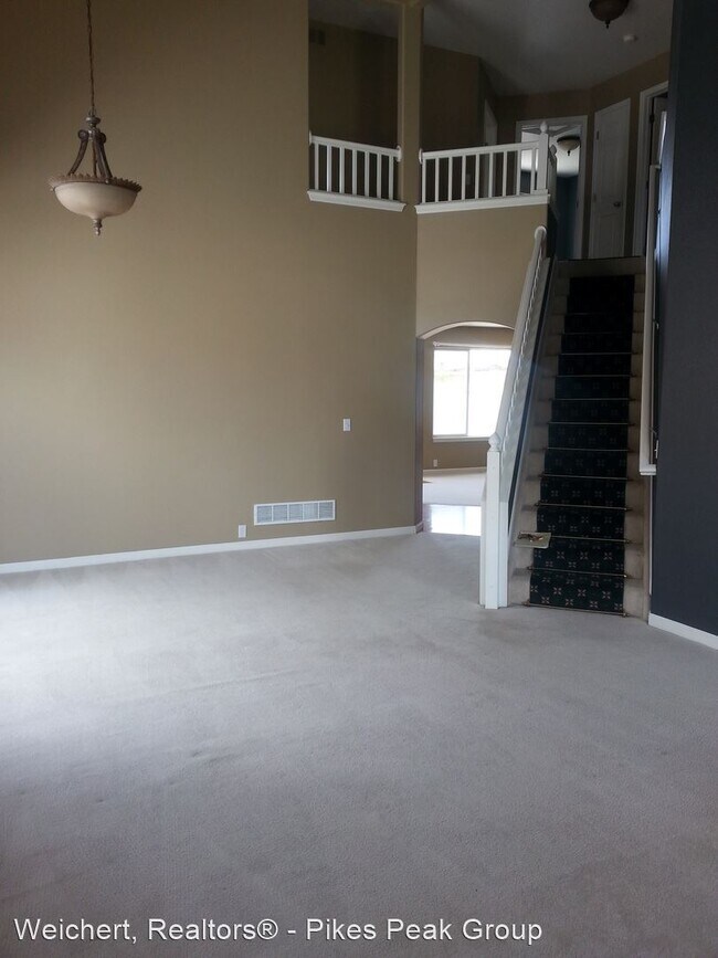 Building Photo - 4 br, 2.5 bath House - 5110 Sand Hill Drive