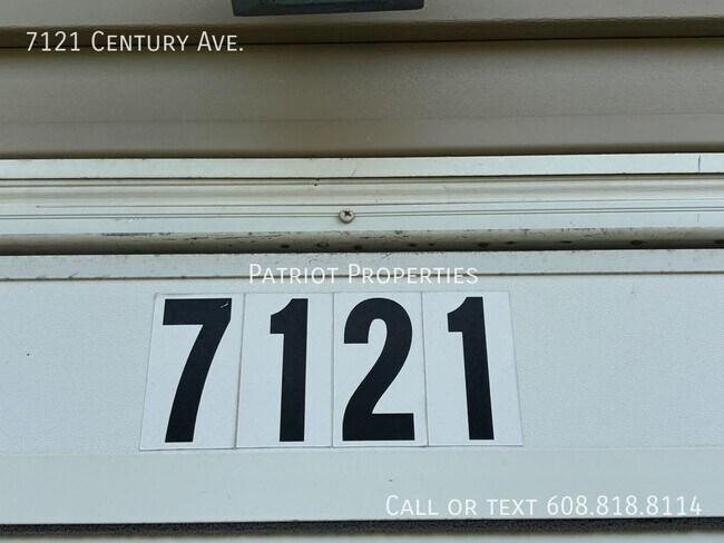 Building Photo - 1721 Century Duplex