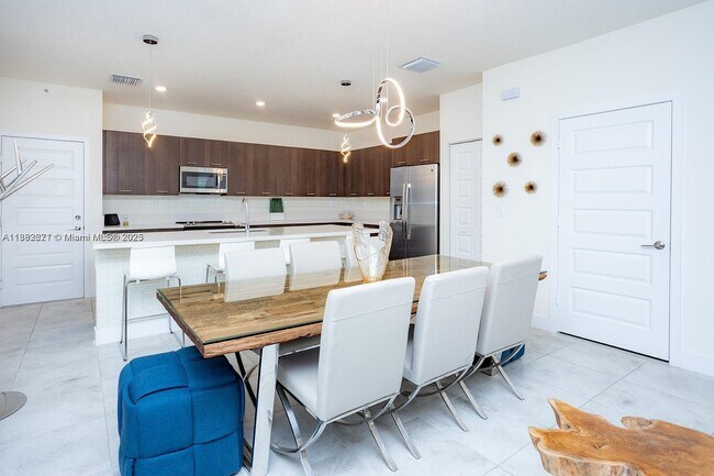 Foto del edificio - 4665 NW 83rd Path