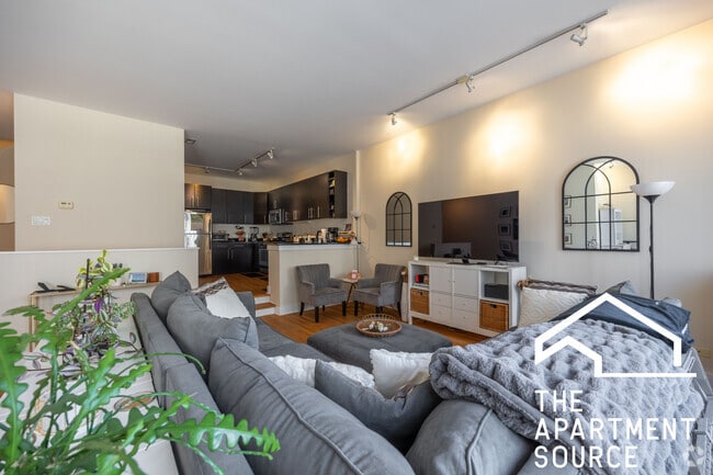 Building Photo - 2510 N Willetts Ct