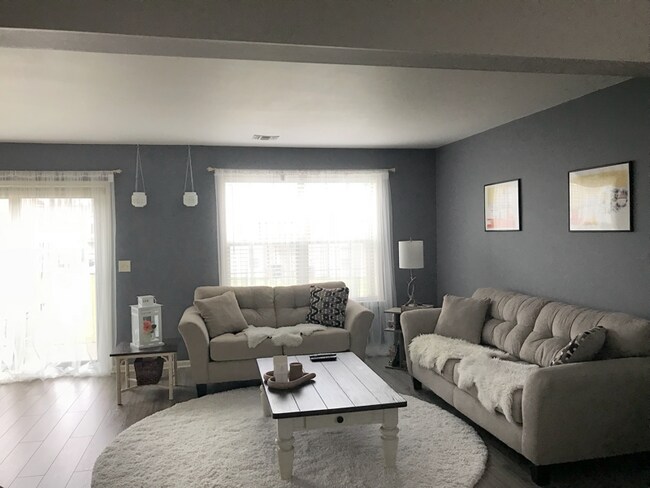 Foto del edificio - 109 Stonecrest Ln
