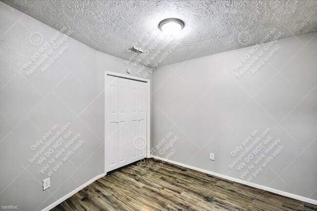 Building Photo - 3 br, 2 bath House - 15327 N Silver Green Dr