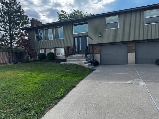 Building Photo - 10543 S Weeping Willow Dr