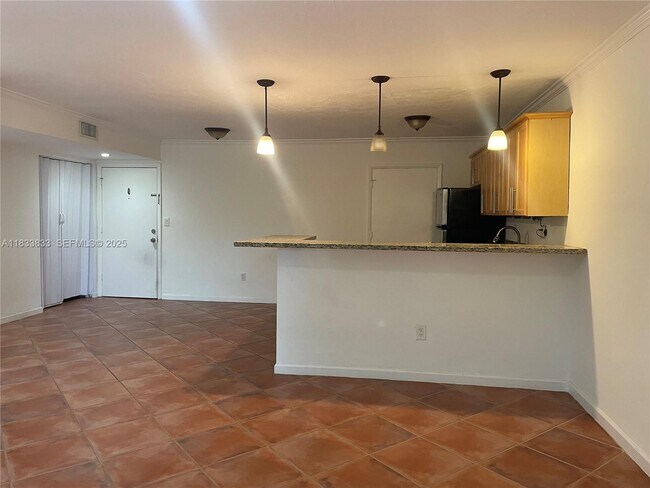 Foto del edificio - 7487 SW 82nd St