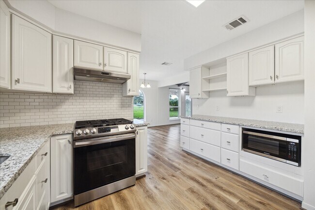 Foto del edificio - 5423 Bent Bough Ln