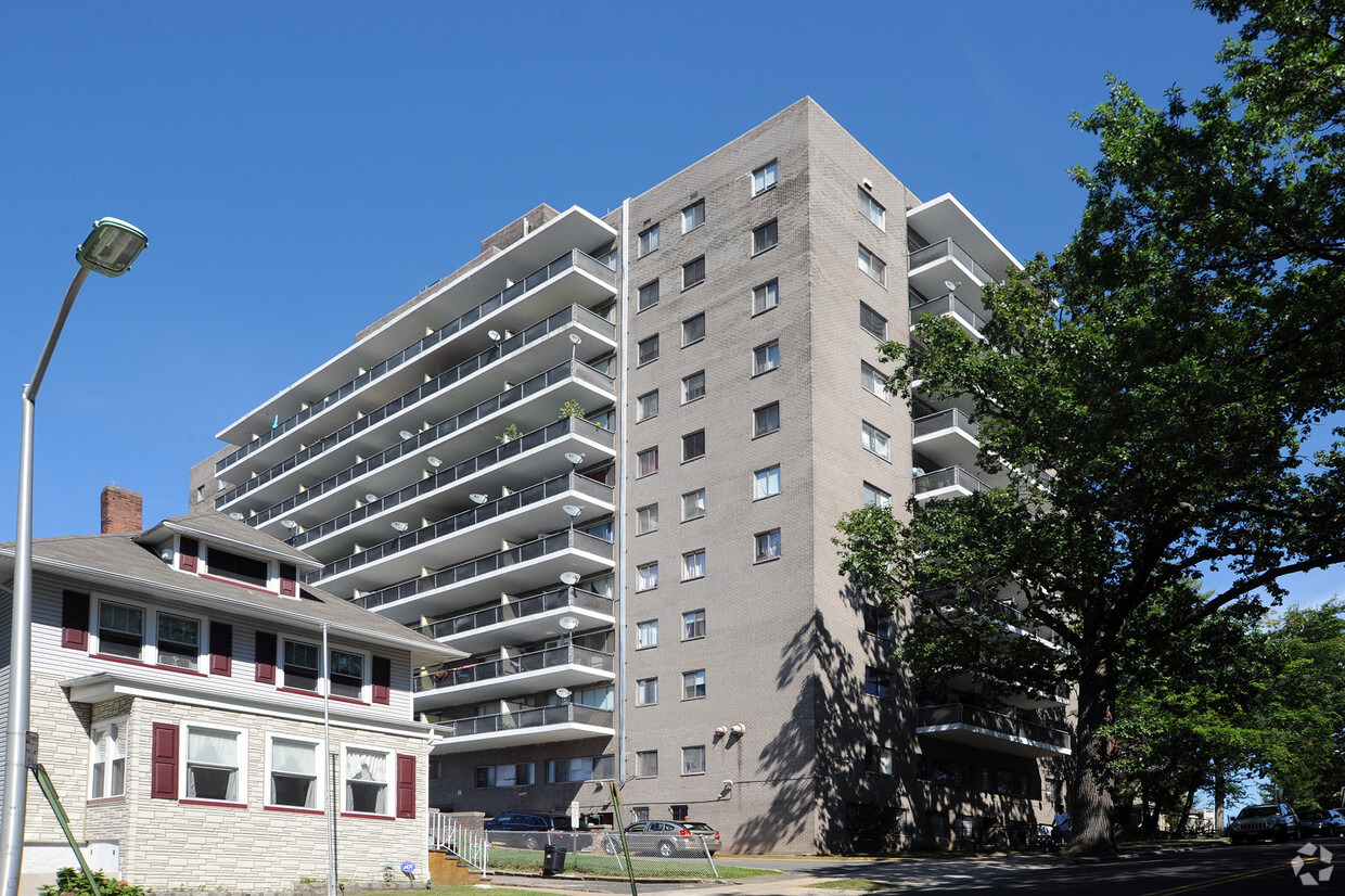 Building Photo - Highview House