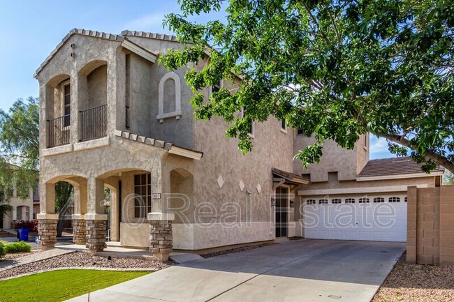 Building Photo - 3632 E Sebastian Ln
