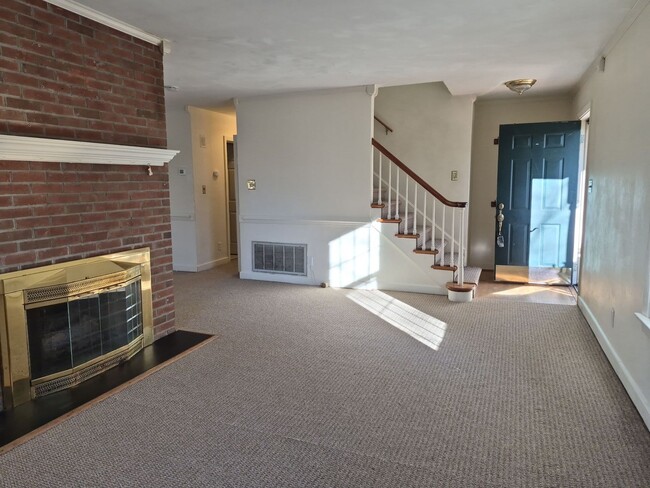 Building Photo - Elizabeth Manor