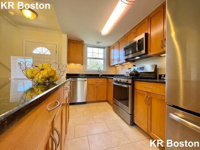 Building Photo - 241 Independence Dr