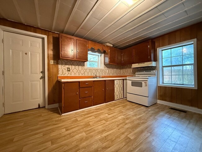 Foto del edificio - Two Bedroom Home for Rent