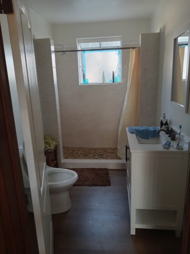 Foto del edificio - 408 S Ash Ave