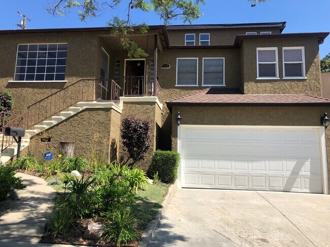Building Photo - Windsor Hills Must See!!!