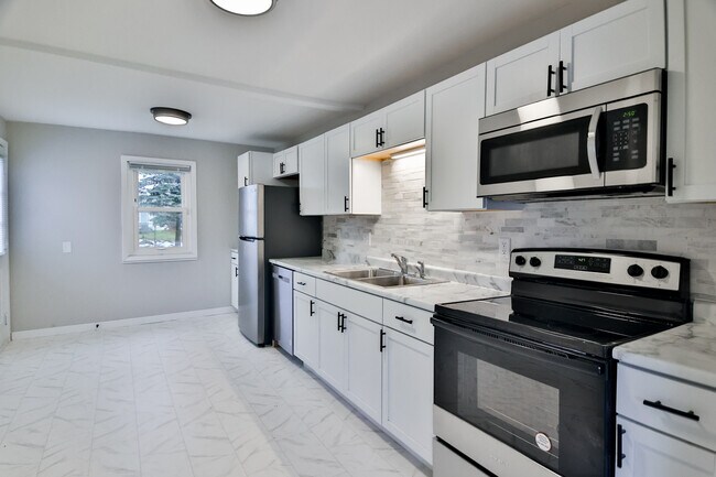 cocina completamente remodelada - 208 Harlem Rd